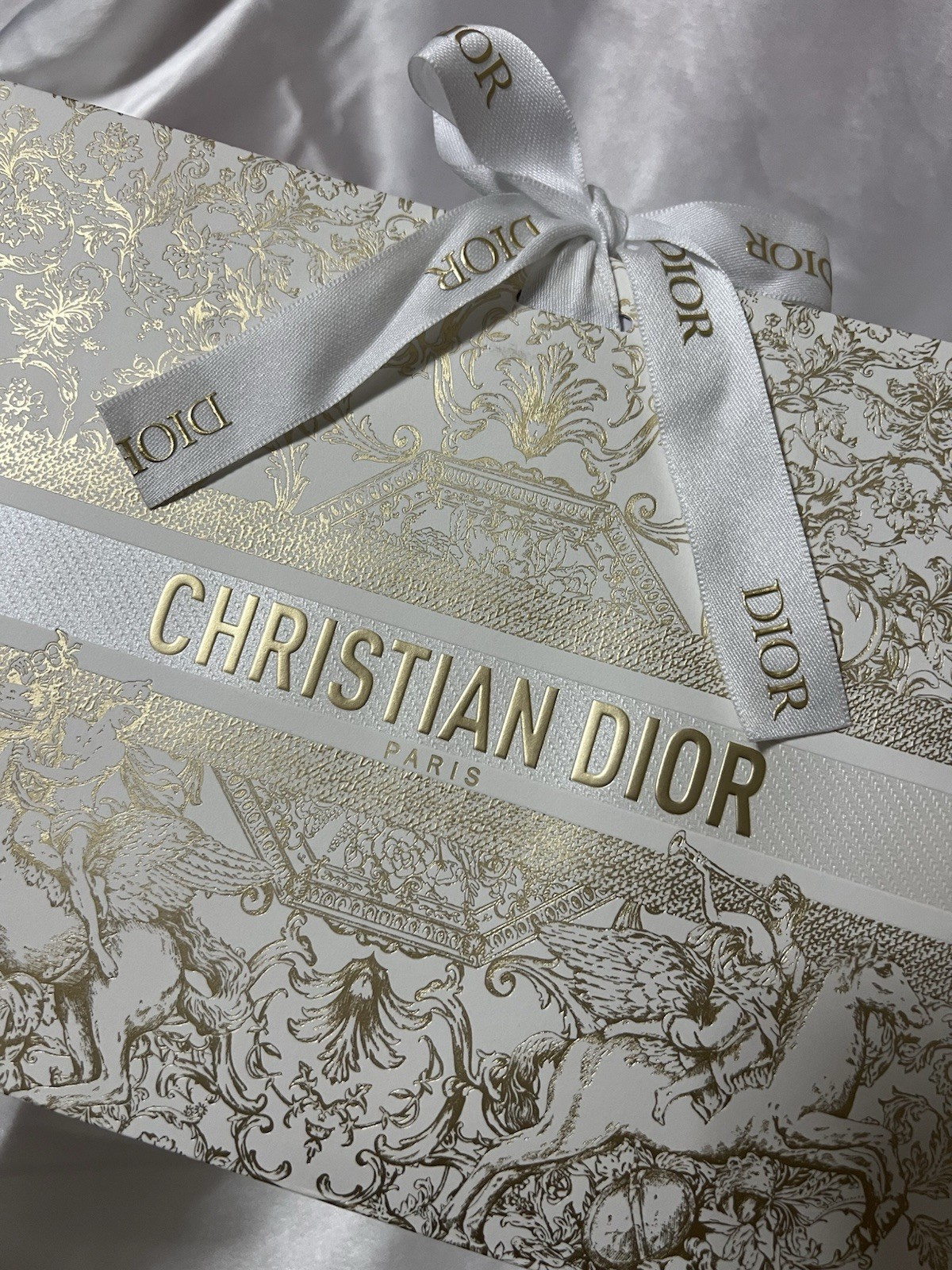 Dior Gift Bag Textured Paper Holiday Limited Edition L 9.5 x H 7 x D 3.5"