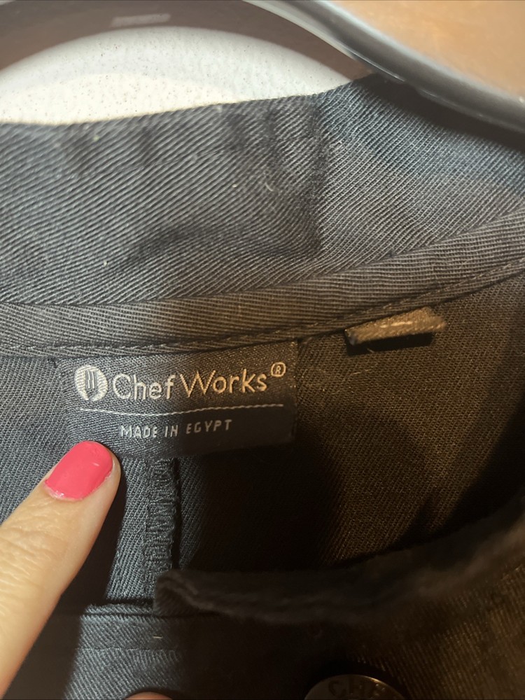 CHEF WORKS SIZE MEDIUM CHEF JACKET IN BLACK
