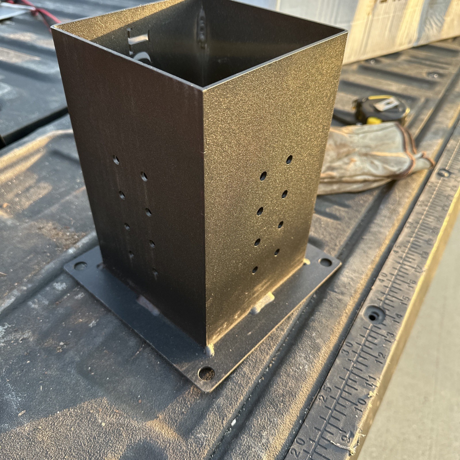 G031014MB1 TOJA GRID SOLO 6 Inch X 6 Inch 4 pack Base Post Bracket 6”x6” Wood