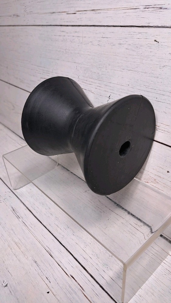 CE Smith 29541 Rubber Bow Roller 4" Wide Black