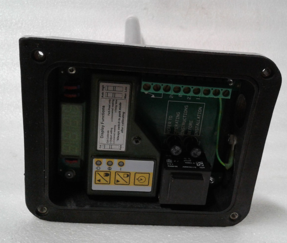 4B Components ATS7V0FC-300 Auto Calibrating Level Control - as Pictured