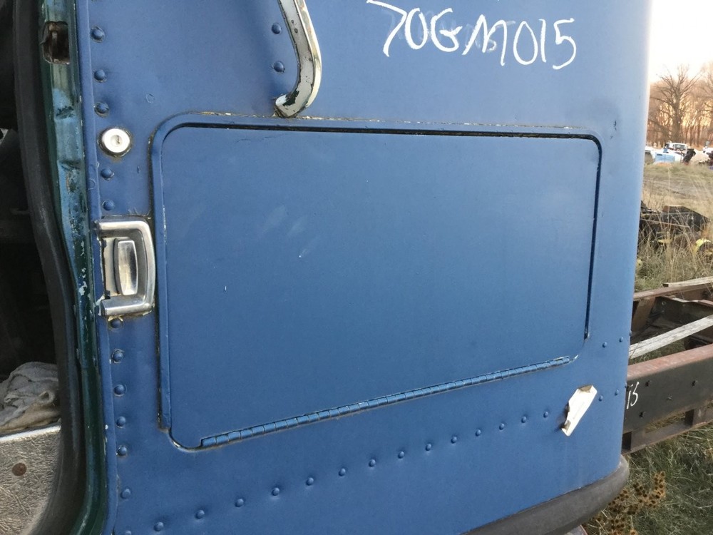 GMC ASTRO Left/Driver Sleeper Door - Used