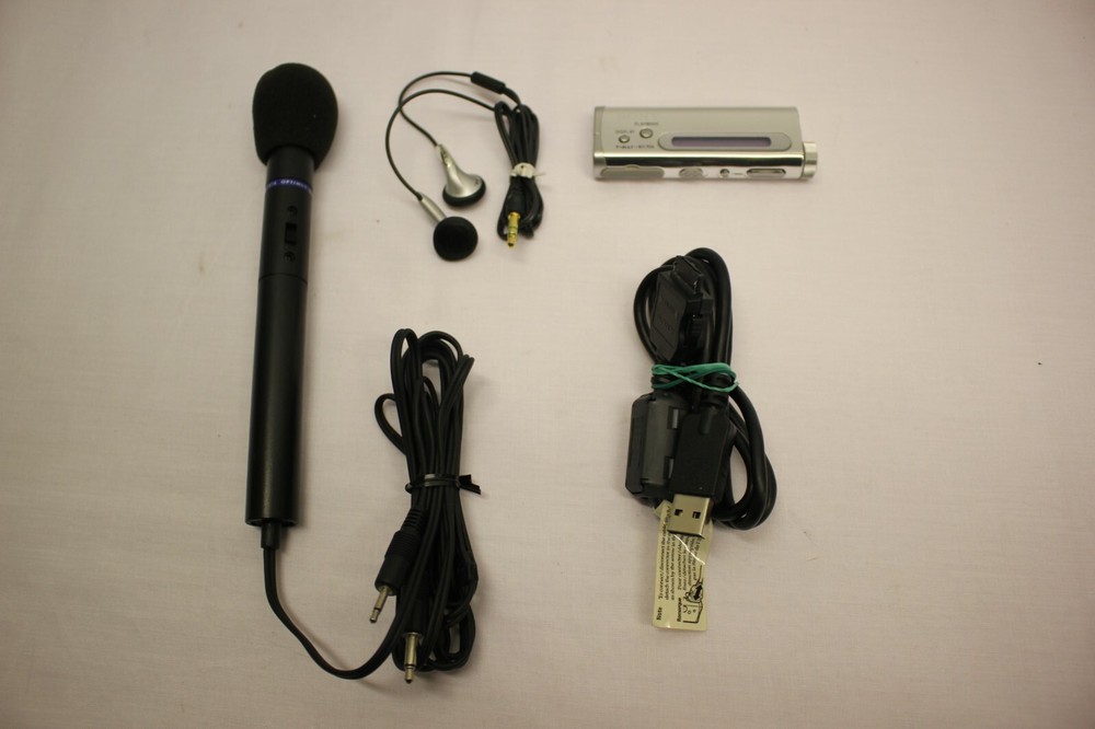 SONY WALKMAN NW-E5 PORTABLE MP3 IC AUDIO PLAYER BUNDLE