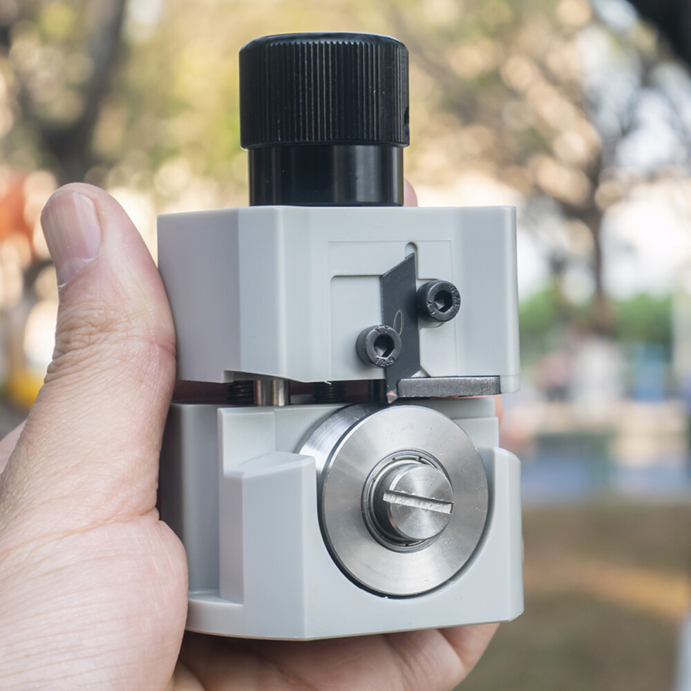 Potable Manual Wire Stripper Cable Peeling Machine for 2-20mm Cable Wire T7Z1