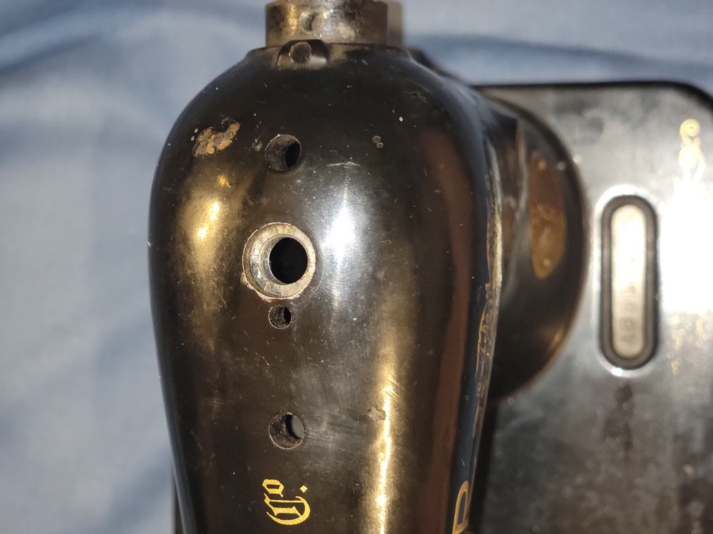 Singer Sewing Machine Vintage 1928 AB917675 shell only