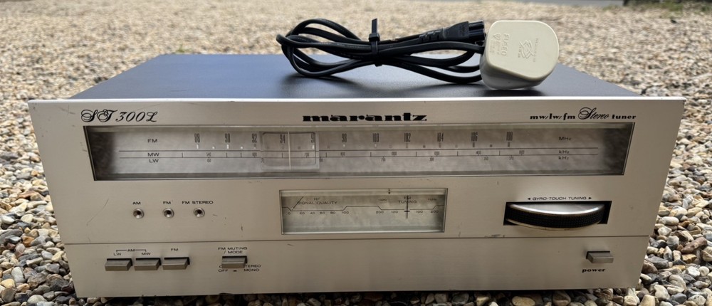 Marantz ST-300L AM/FM Tuner Working
