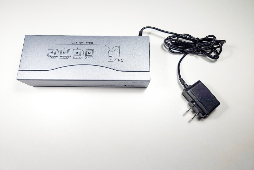4 port VGA Video Splitter DTech Switch 4-Port