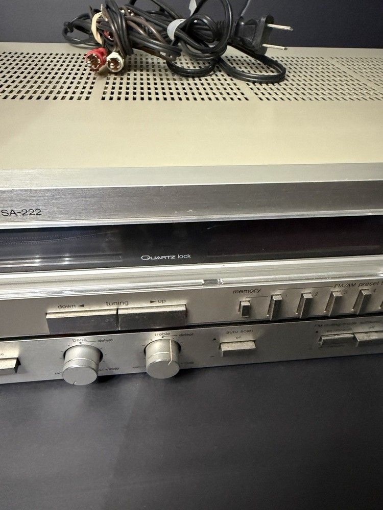 Technics SA-222 stereo receiver. Classic silver face model