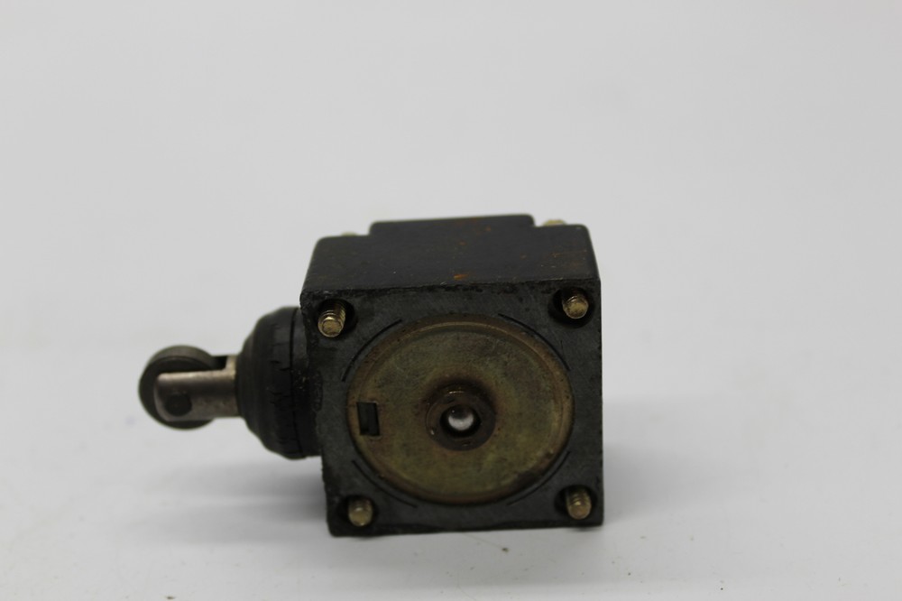 TSUBAKI RF2060 ROLLER CHAIN NSNP