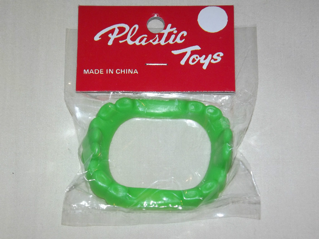 VINTAGE TOYS 1970S FAKE TEETH MINT IN ORIGINAL PACKAGE