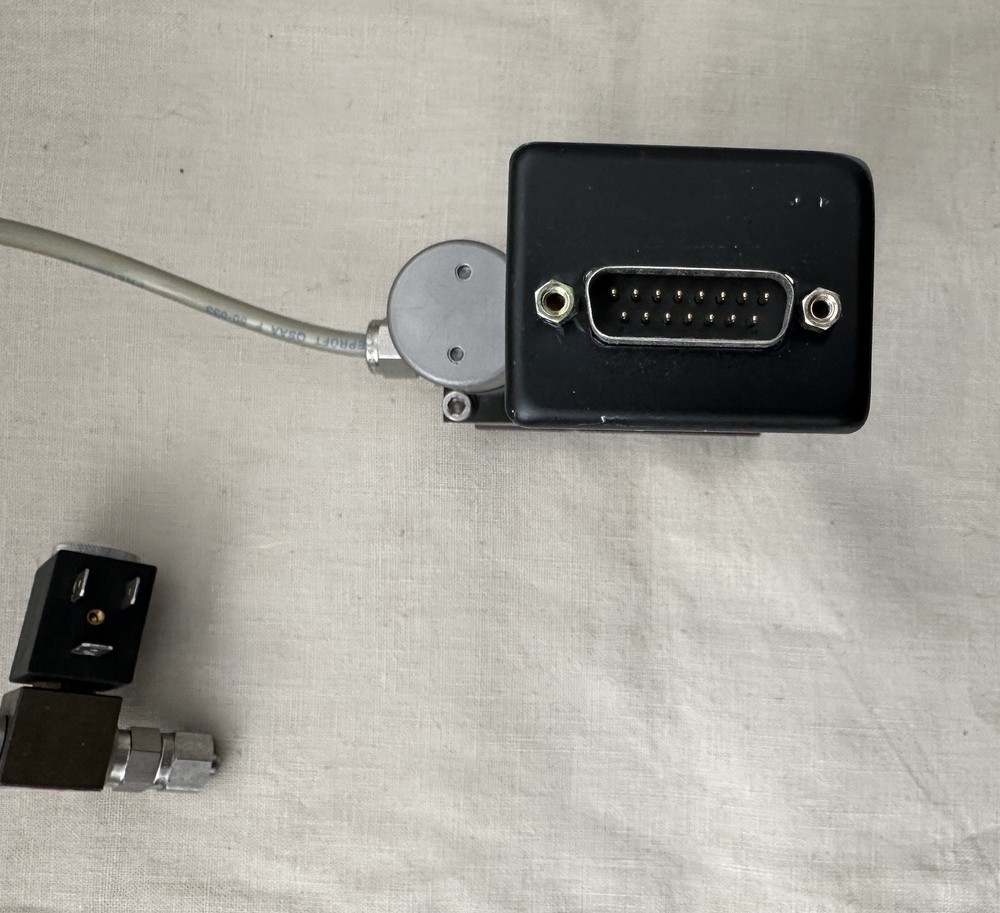 Brooks Smart Mass Flow 5850S/BC1BA1AA0CA1B1 Controller 0-10mln/min Argon