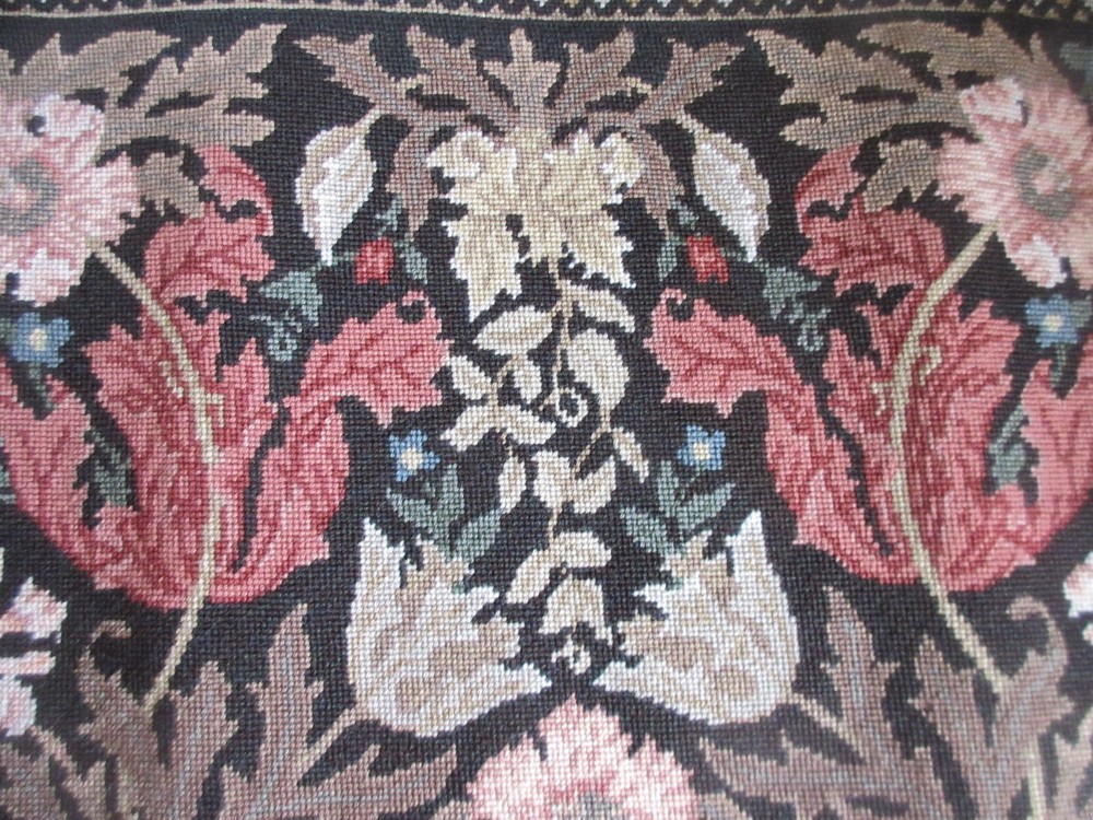 Beth Russell Designers Forum Stitched Needlepoint COMPTON/Border WILLIAM MORRIS