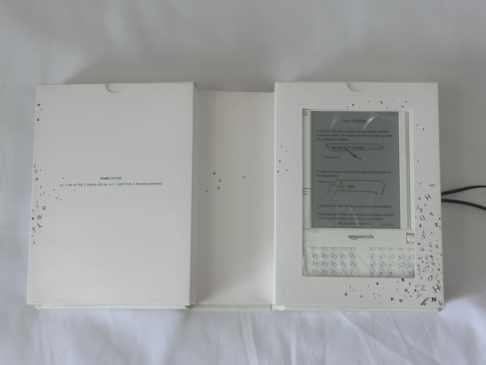 Amazon Kindle 1st Generation (2007) Sealed, Unopened