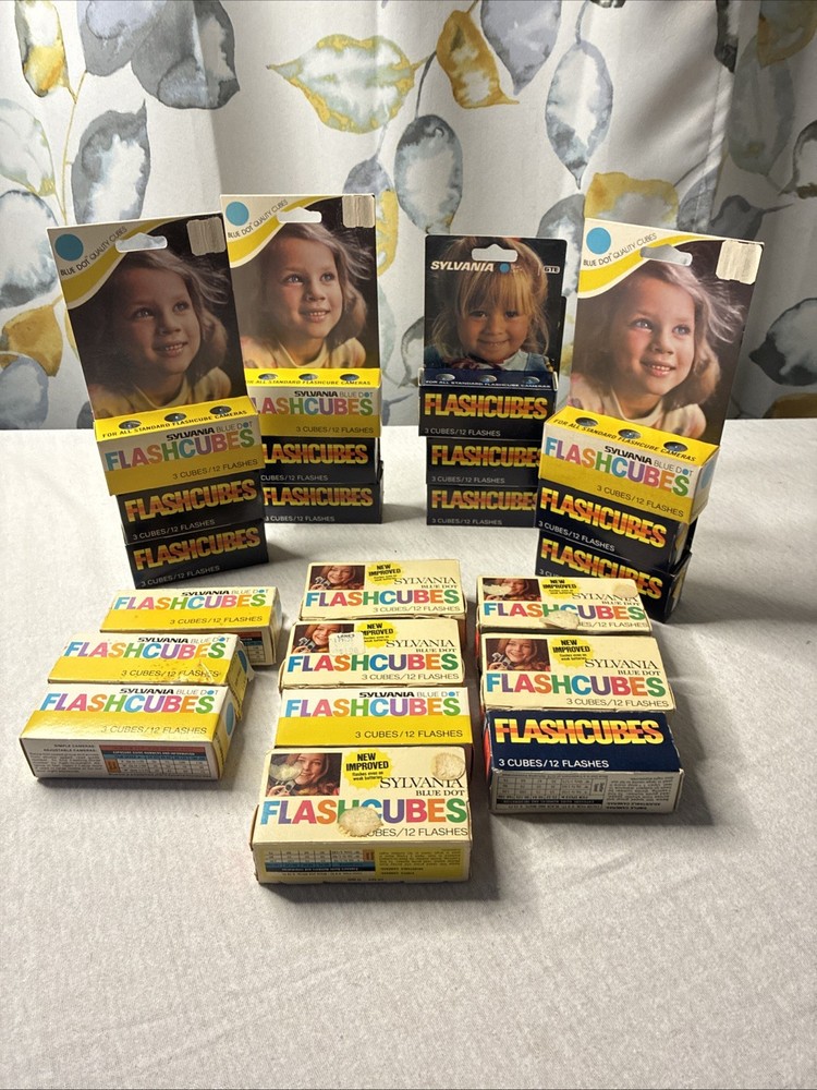 Vtg Sylvania Flashcubes Blue Dot  22 Boxes (3) cubes (12) flashes 264 Flashes
