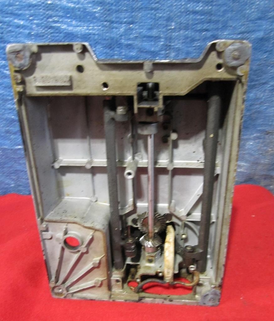 1947 SINGER 221 FEATHERWEIGHT SEWING MACHINE HULL FOR PARTS RESTORE