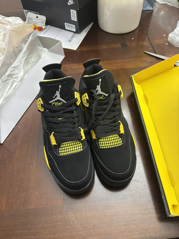 Jordan 4 thunder
