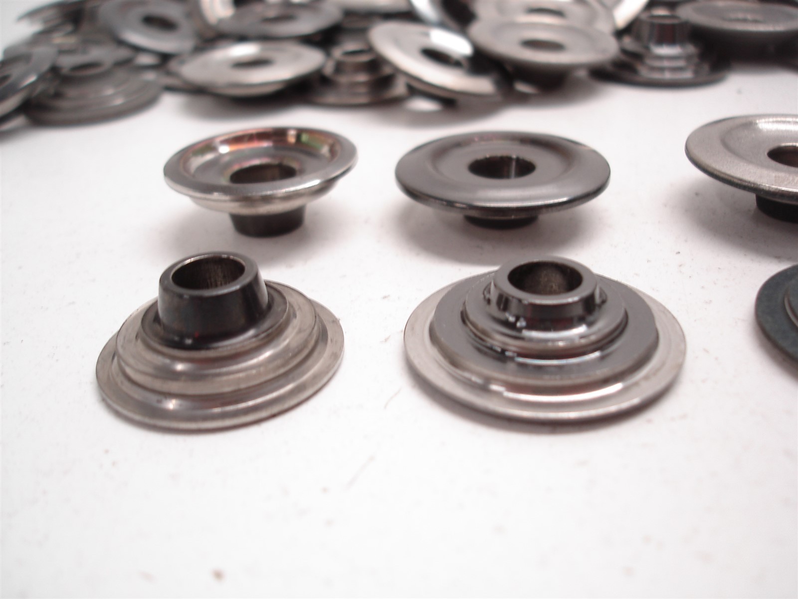 BULK 170 pcs NASCAR TITANIUM VALVE SPRING RETAINERS MINI TOP LOCK DEL WEST ASST