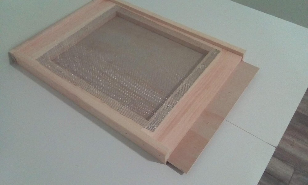 8-Frame Beekeeping Bee Hive Screened Bottom Board with Closing Sheet