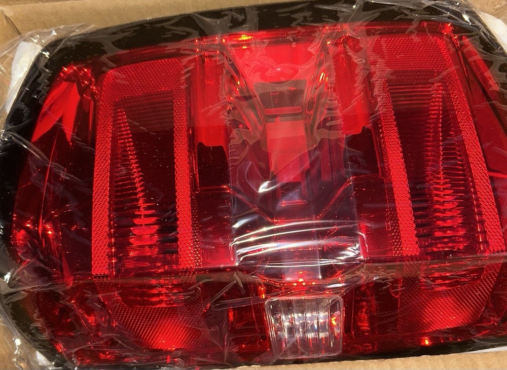 Tail Light Compatible 2014-2018 Chevrolet Silverado Left Side