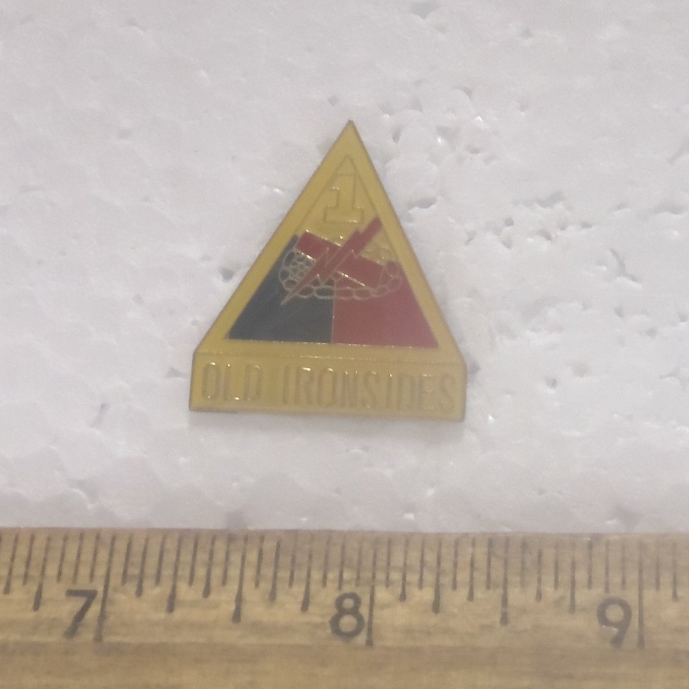 US Army 1st Armored Division Pin