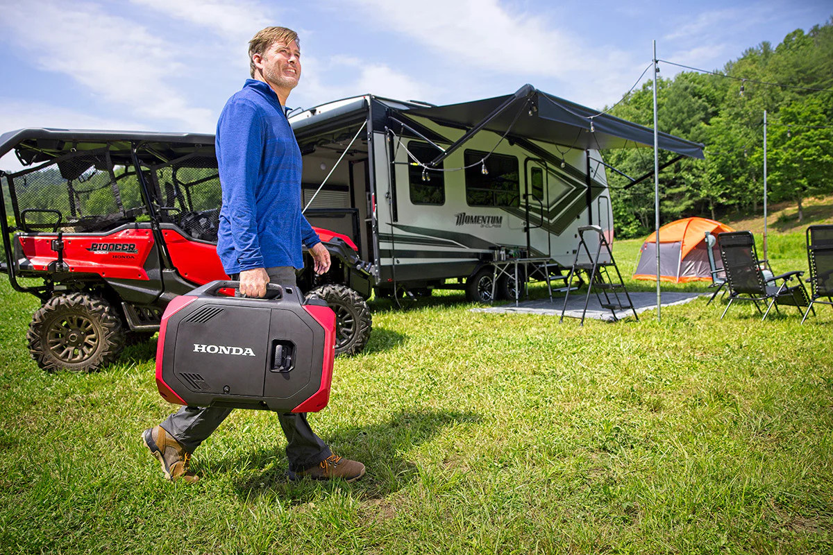 Honda EU3200 3200W Portable Gas Powered Super-Quiet Compact Inverter Generator