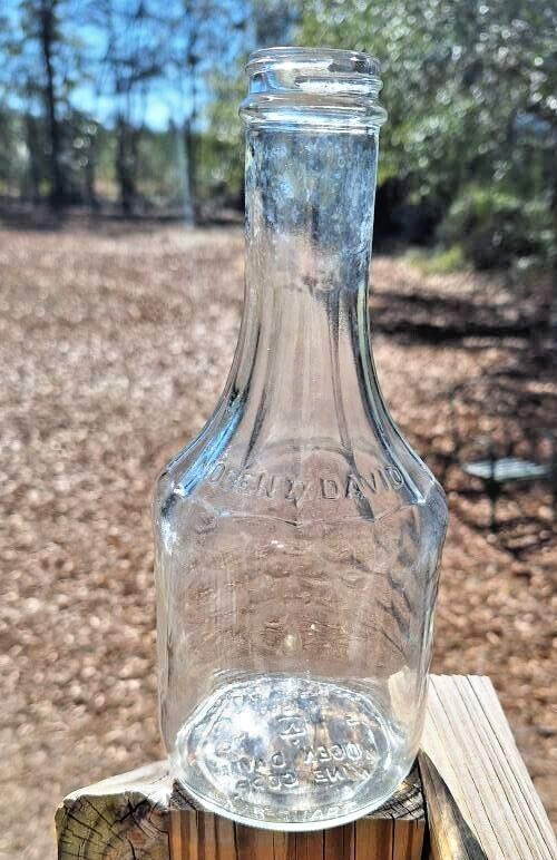 Vintage Mogen David Wine Corp Embossed Ribbed Bottle EMPTY 4/5 Quart