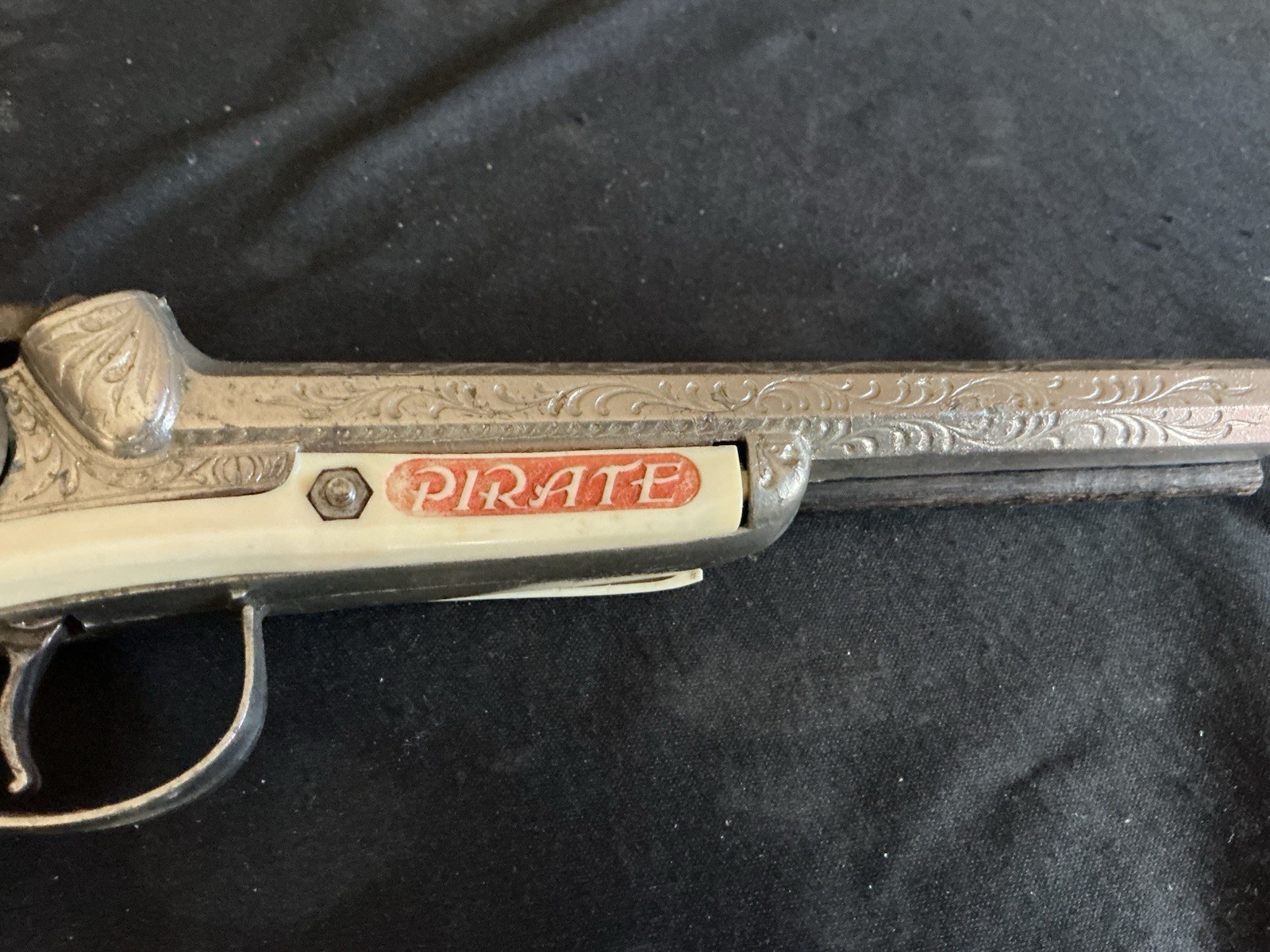 Hubley Double Barrel Pirate Gun / Working/1950
