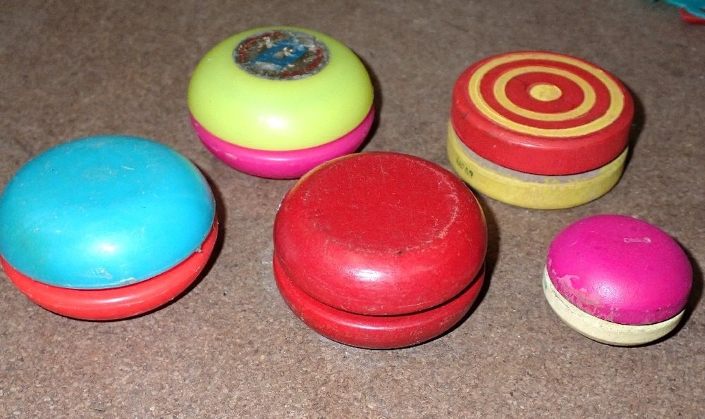 Five Vintage Yoyo's