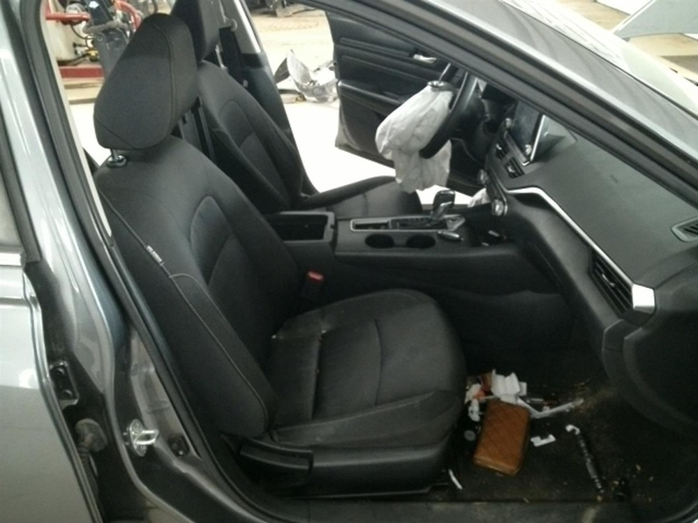 ALTIMA 2020 High Mounted Stop Light 104820431
