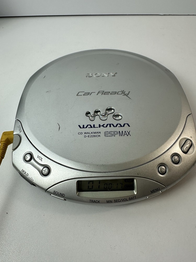 Sony D-E226CK Portable Walkman - Silver; Working