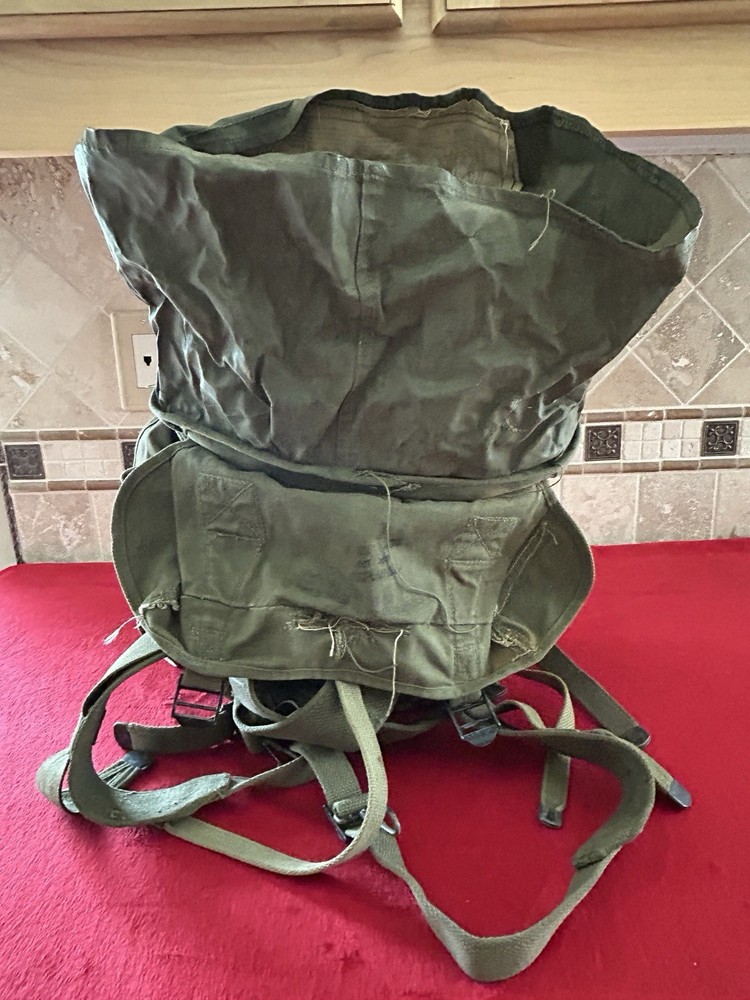 US WW2 Combat Field Upper Pack M1945 Laird Schober 1945 Dated