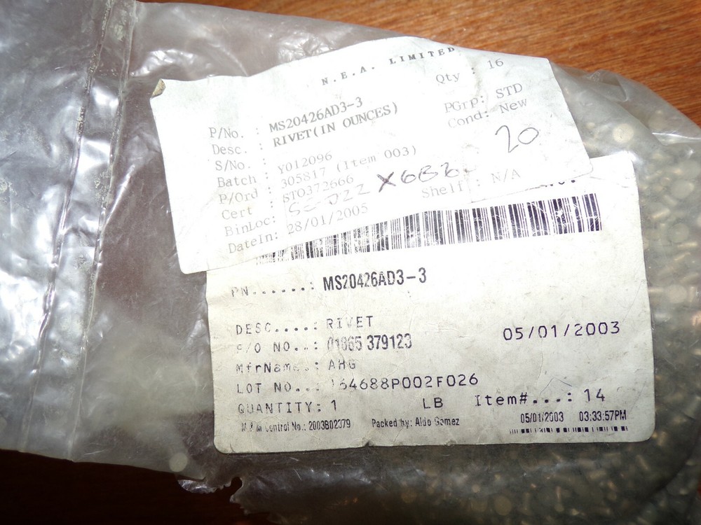 100 Aircraft Rivets MS20426AD3-3