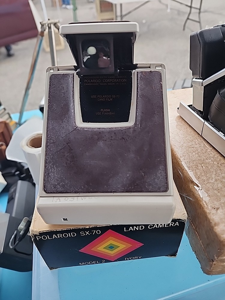 Polaroid SX-70 Land Camera Model 2 - GUARANTEED WORKING