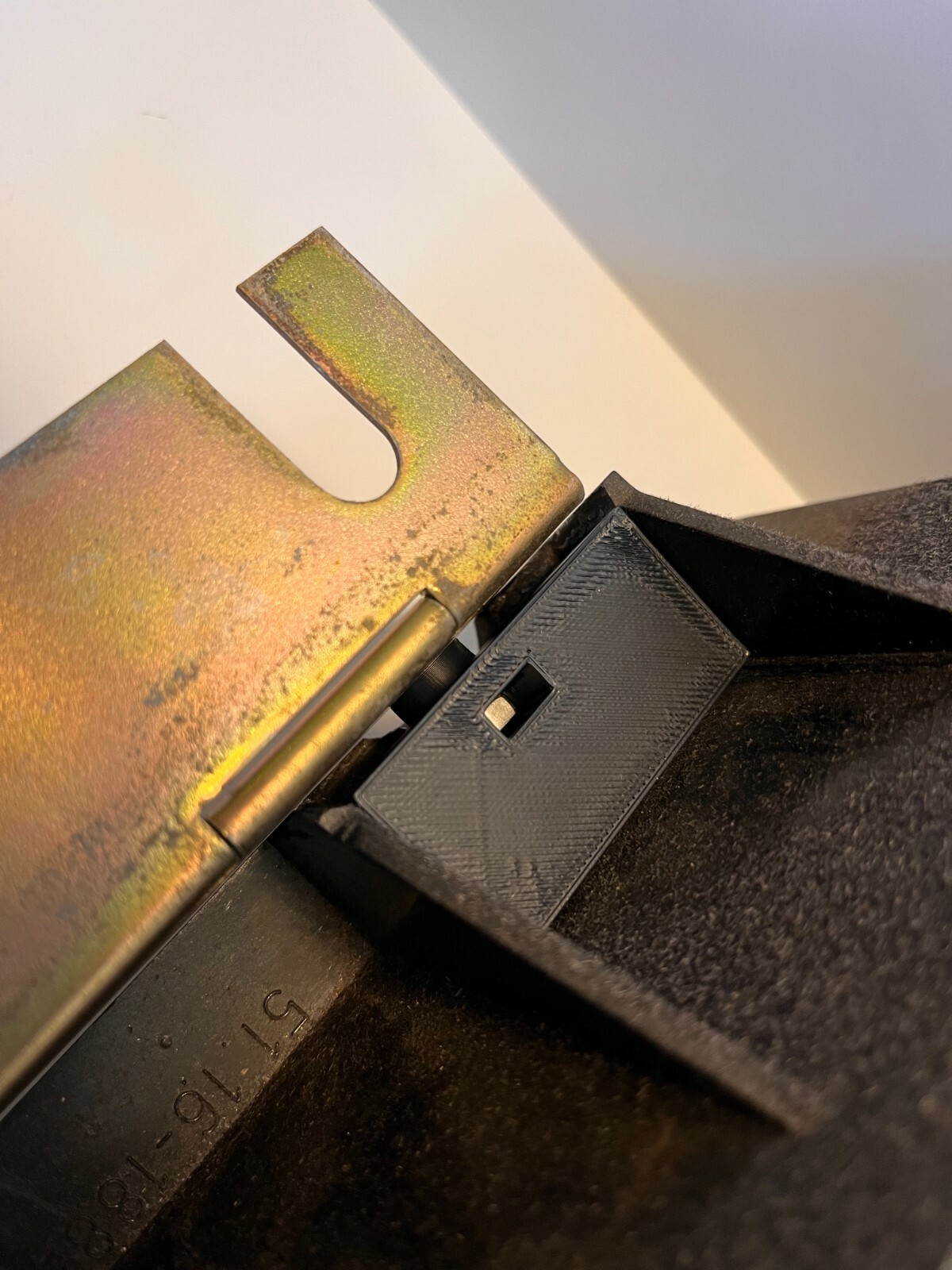 New BMW E30 Glove Box Hinge Reinforcement Repair Kit 1984-1992 325i 325is 318i