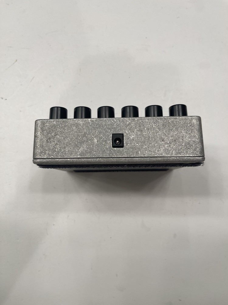 Electro Harmonix Deluxe Memory Boy Analog Delay Guitar Effect Pedal