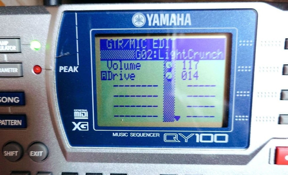 YAMAHA QY100 Sampler Sequencer Sound Module Rhythm Machine #0004