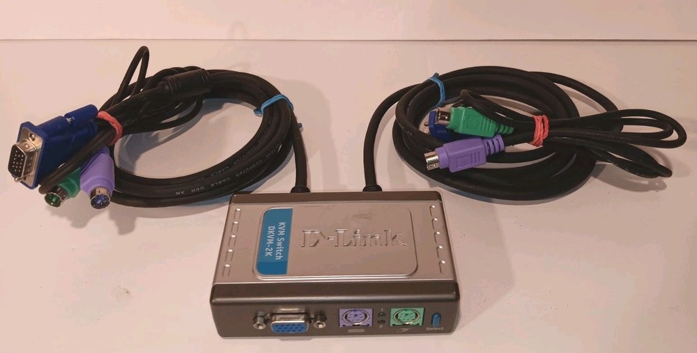 D-Link DKVM-2K 2- Port  KVM Switch with Cables. PS/2 Connectors. Multi PC .