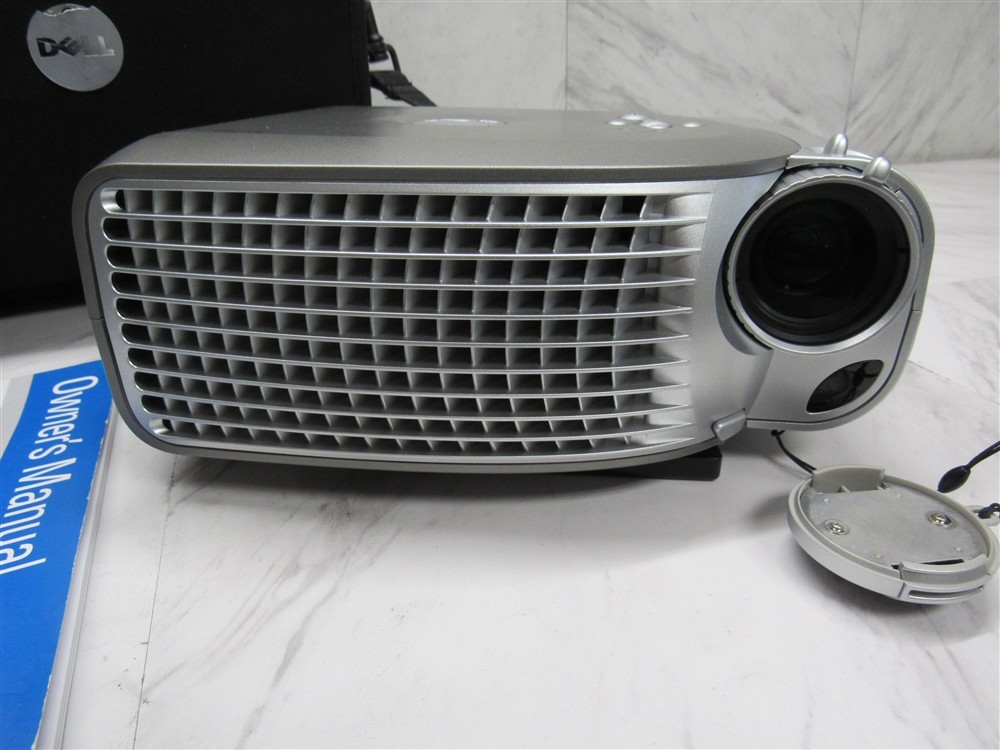 Dell 1201MP Projector 540 Hours on Lamp Tested & Working - Includes Bag!