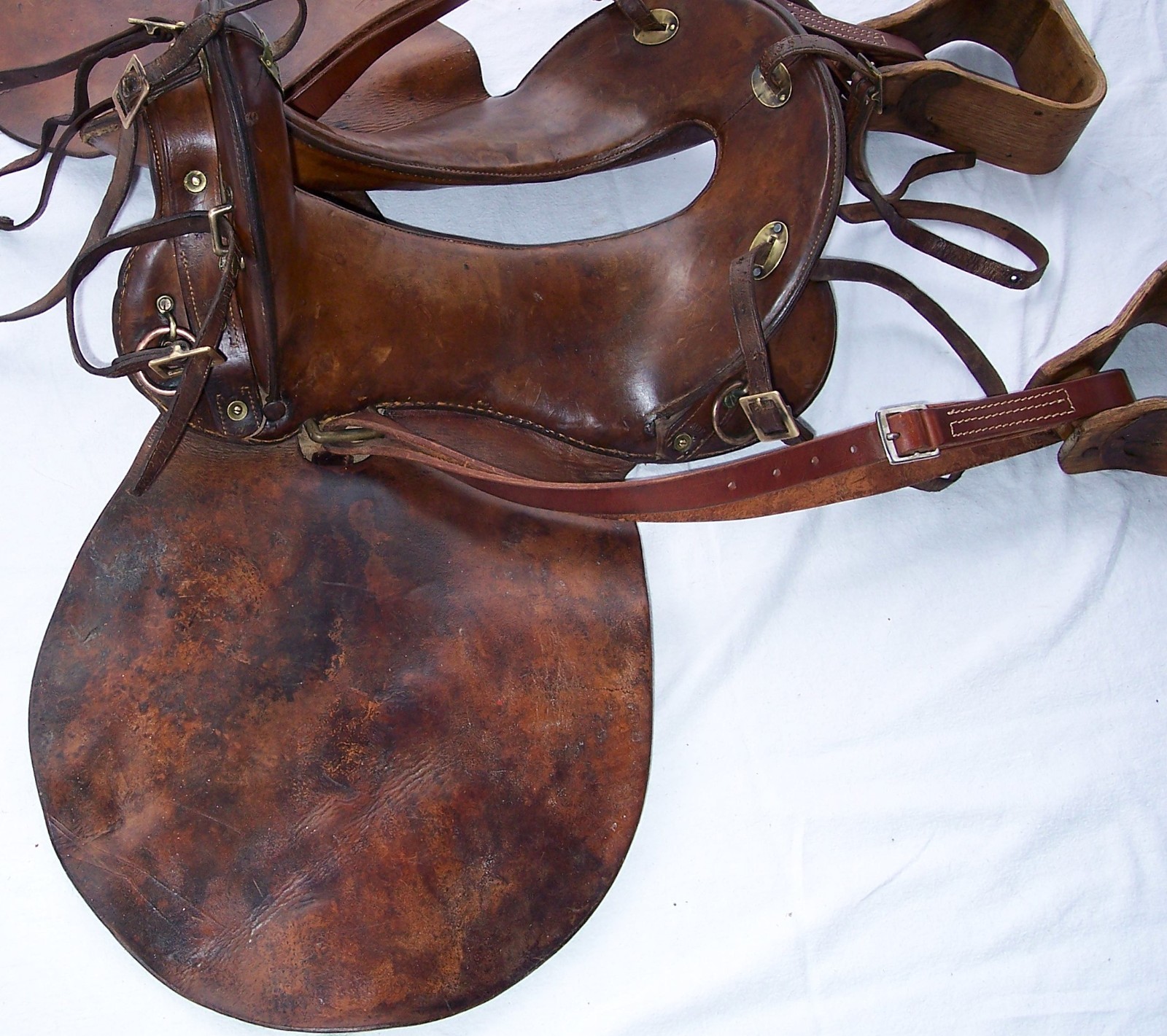 Antique US Cavalry Saddle Brass US Conchos Military McClellan 11" Seat Marked