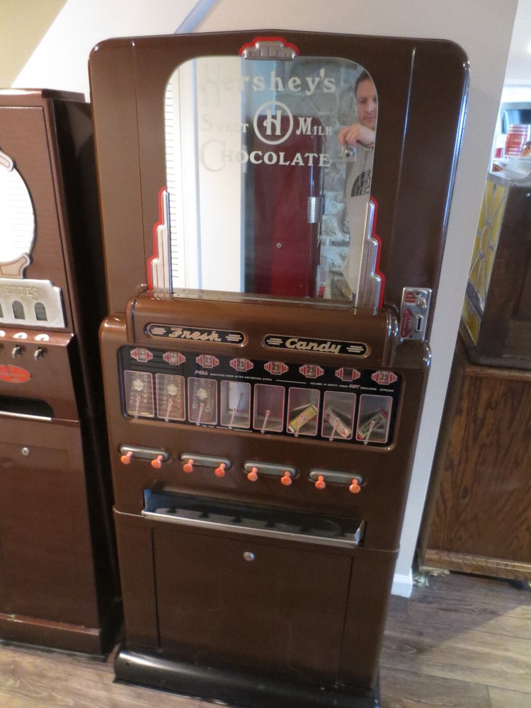 1940s/50s Hershey's Chocoloate Vending Machine (Restored)
