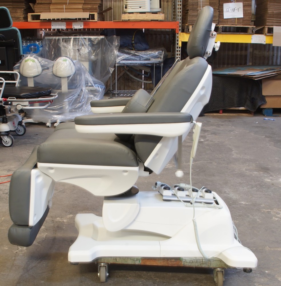 MediLux MD4-2000 Programmable Procedure Chair (FA3)