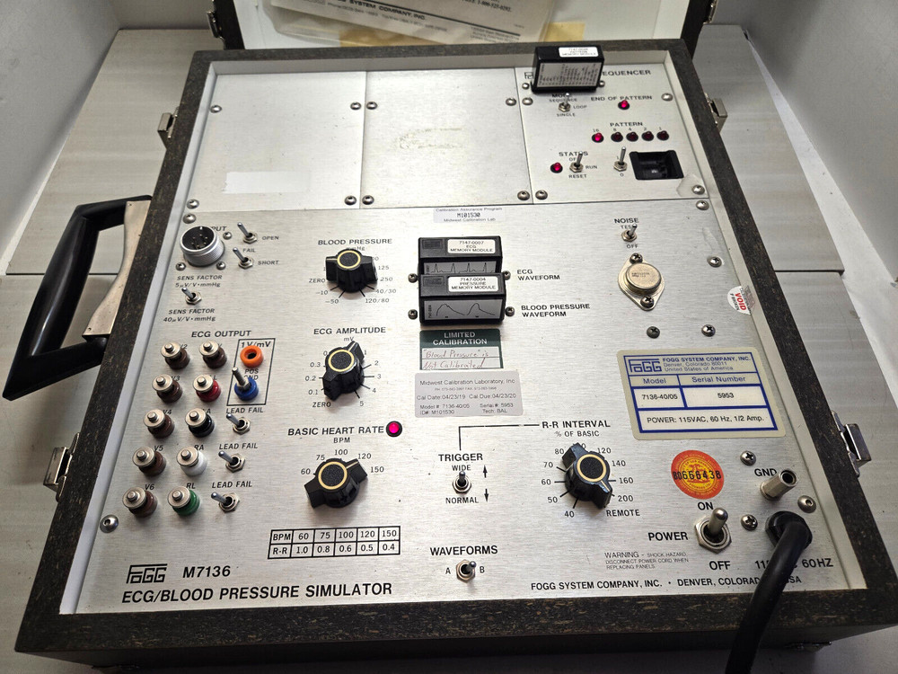 Fogg M7136 M7136-40/05  ECG/Pressure Simulator, case w/modules