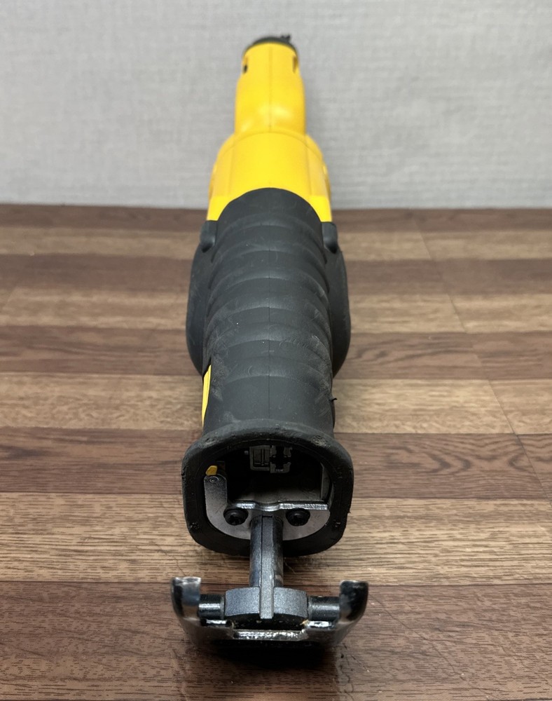 DeWalt DCS380 20V Max Variable Speed Reciprocating Saw
