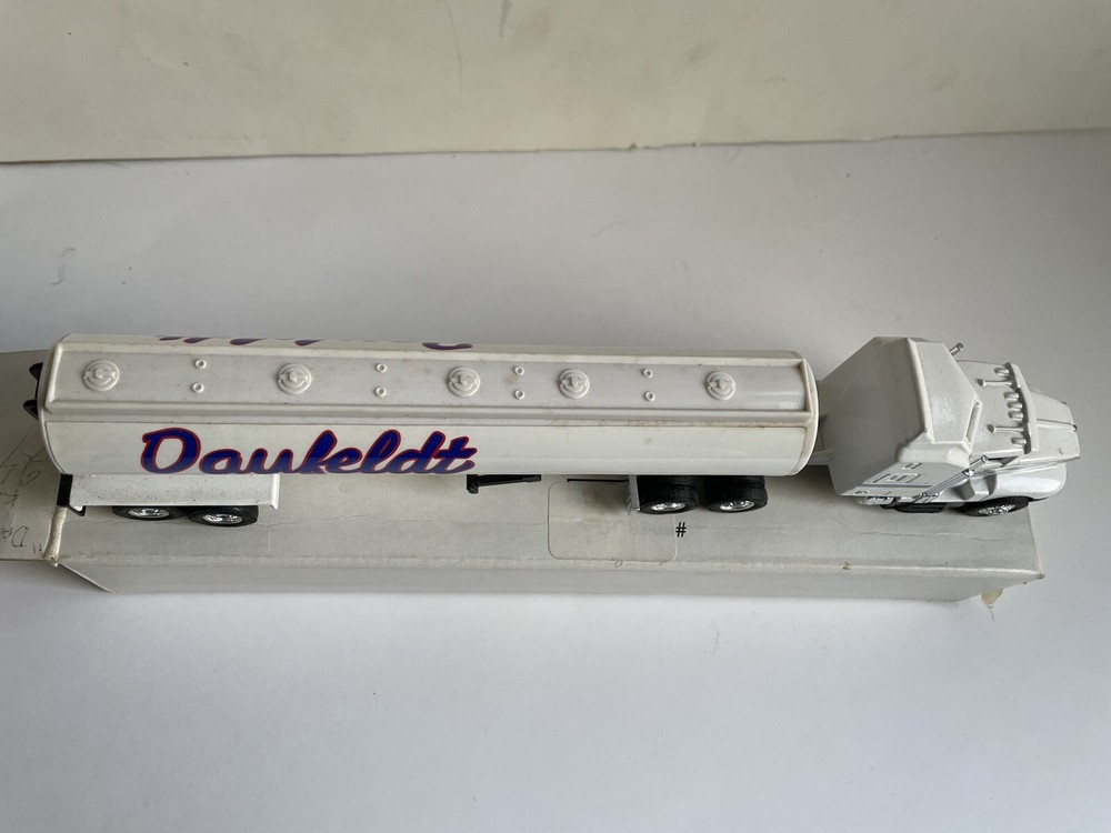 ERTL 1/64Daufeldt Transport Tanker (E2)