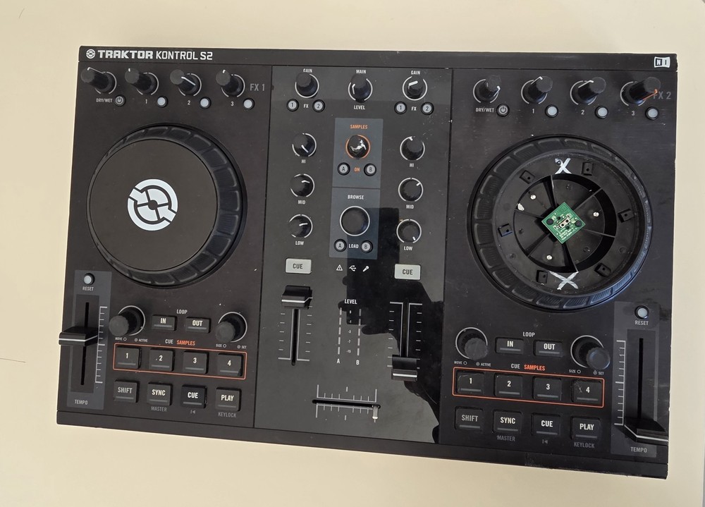 Native Instruments Traktor Kontrol S2 MK1 DJ Controller - UNTESTED