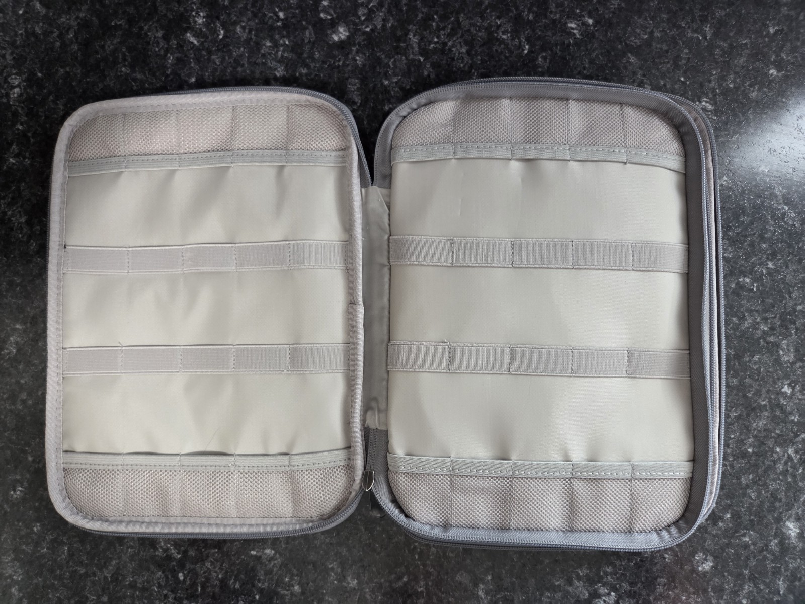 Travel Organizer Storage Case for (included) Smartwatch bands and accessories.