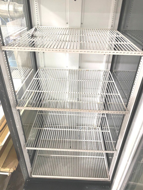 Cooler/ True GEM-26 Single Door 360 Degree Display Cooler