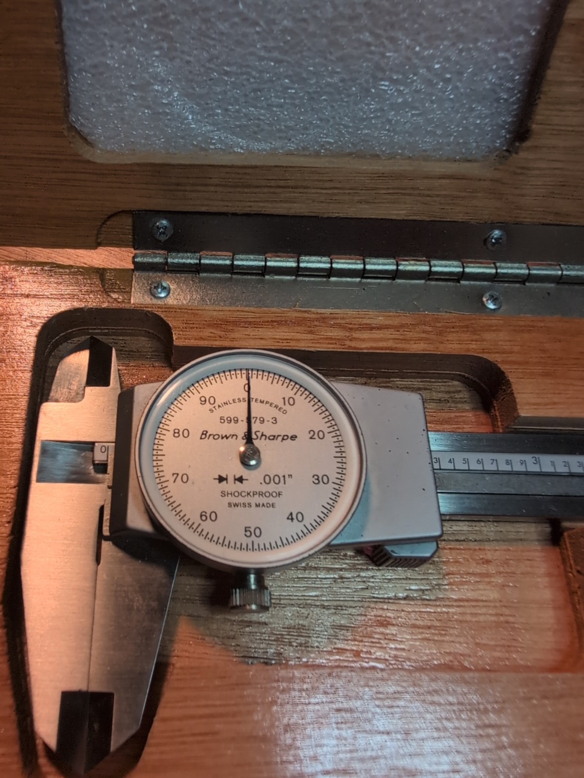 Brown And Sharpe 599-579-3 Dial Calipers 0 To 6" W/ Depth Attachment Wooden Box