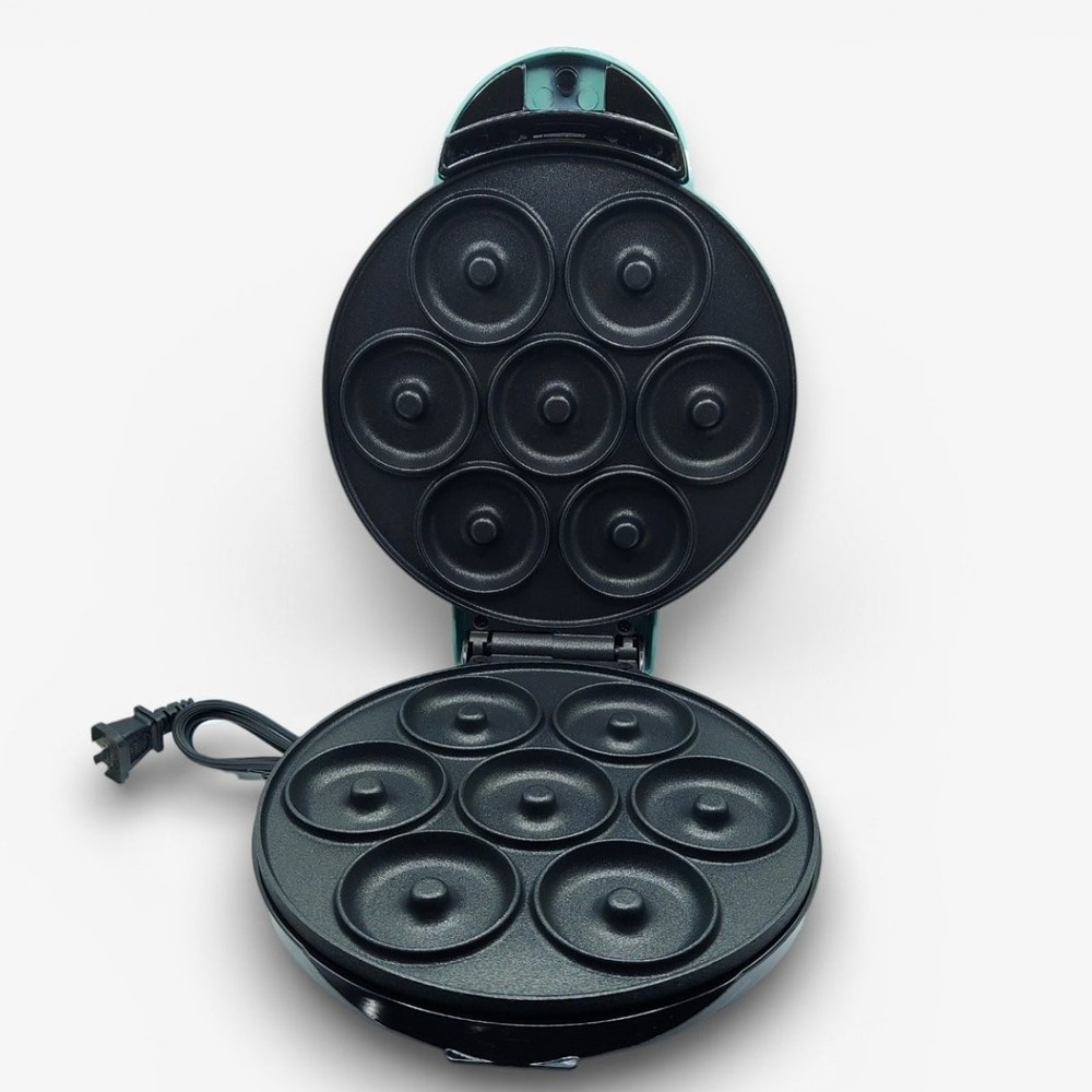 Dash Express Mini Donut Maker Aqua Nonstick Makes 7 Mini Donuts w Recipe Guide