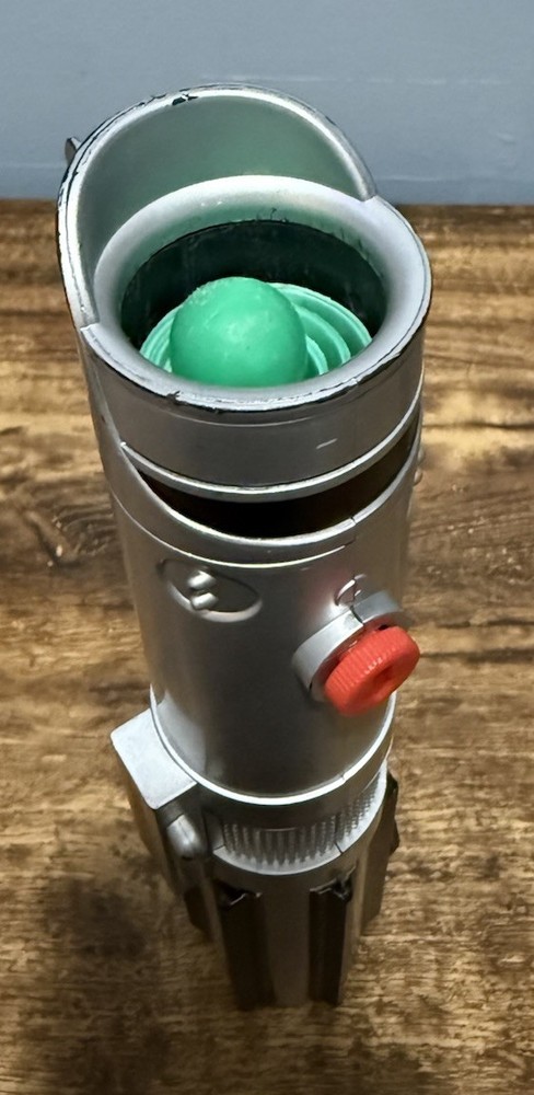 2004 Hasbro STAR WARS Collapsable Toy Lightsaber